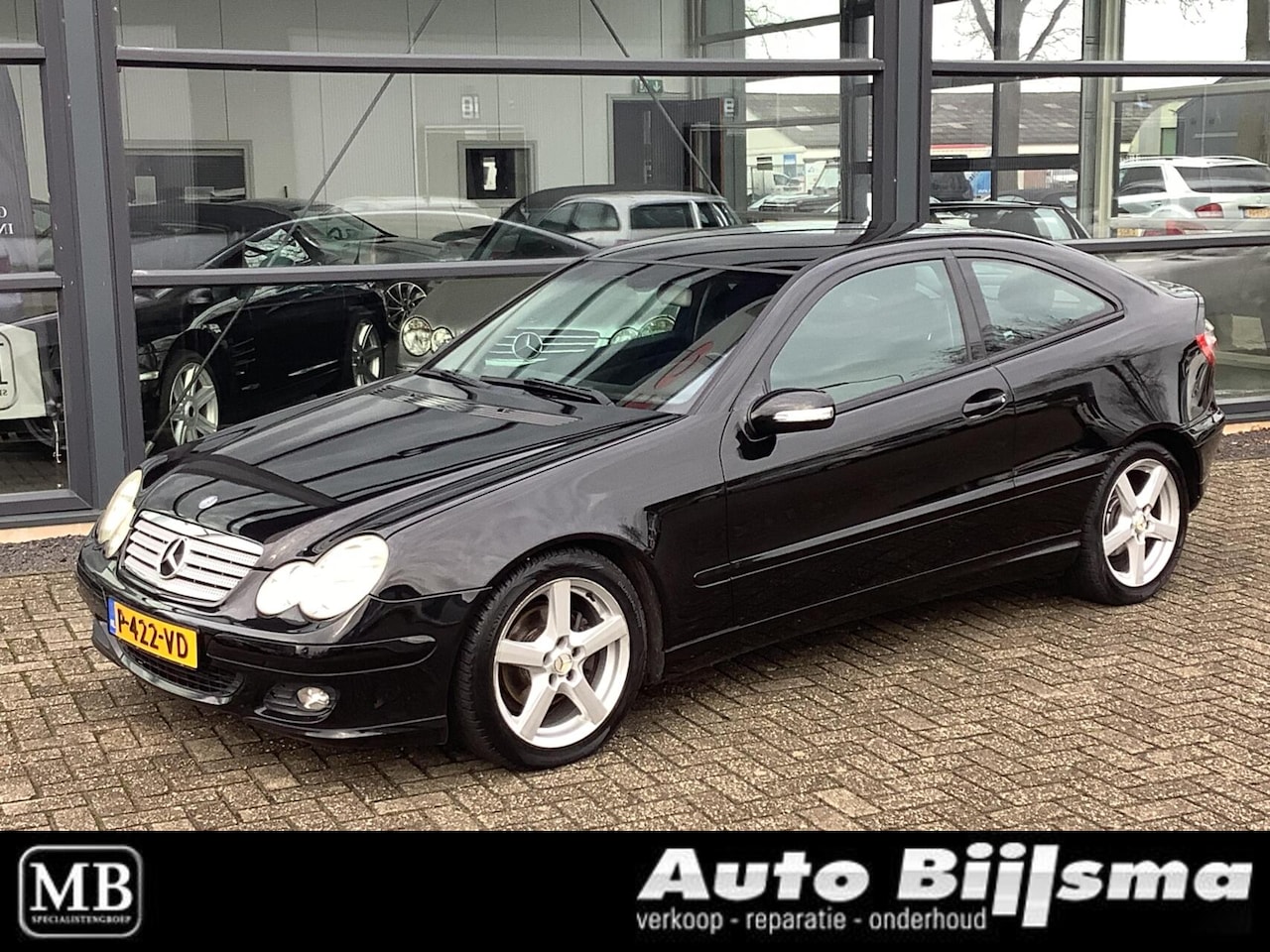 Mercedes-Benz C-klasse Sportcoupé - 180 K. Automaat, airco, cruise, nette auto, trekhaak - AutoWereld.nl