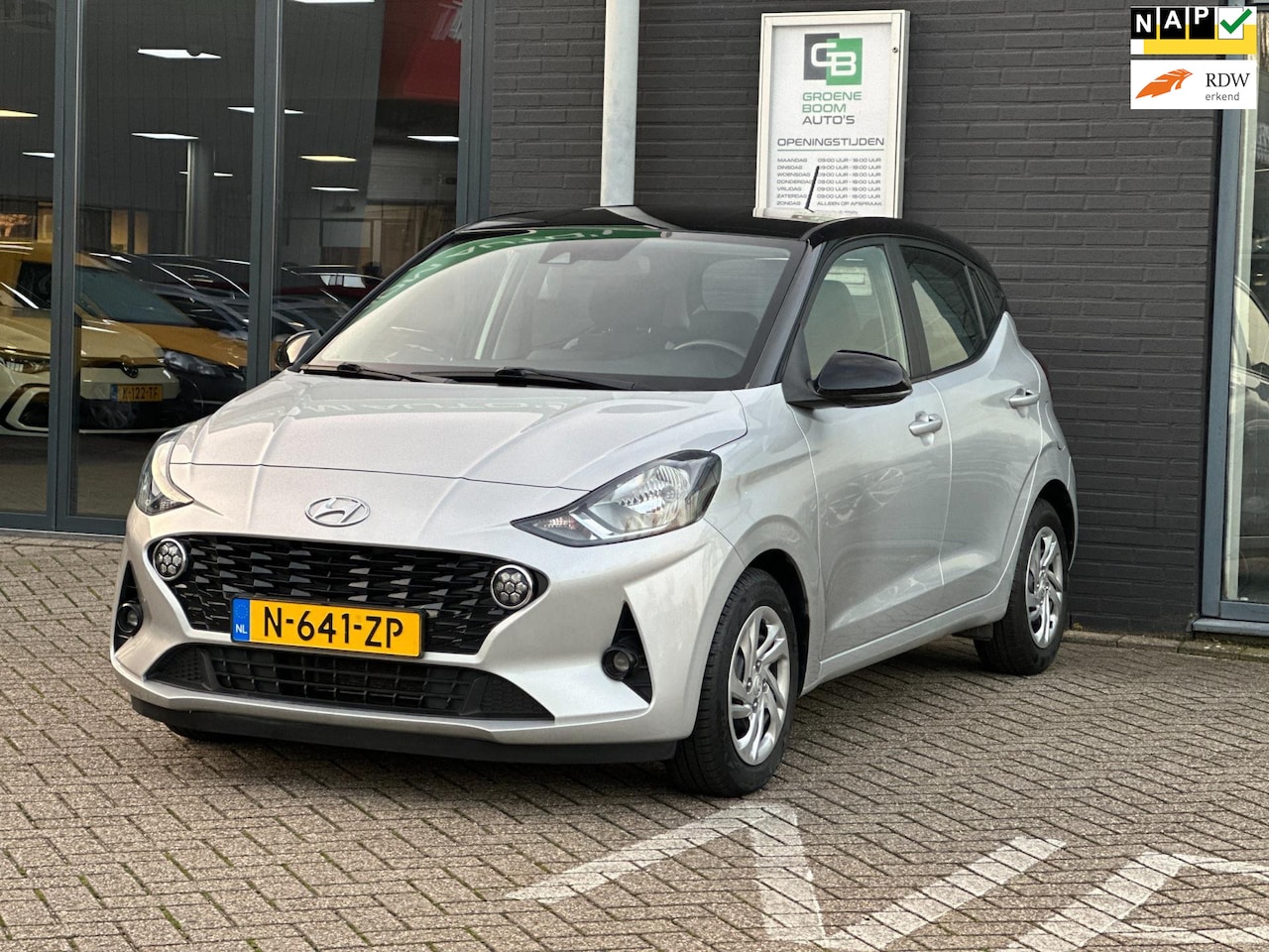 Hyundai i10 - 1.0 Comfort Smart/1STE EIG/NAVI/CAMERA/NL-AUTO NAP!! - AutoWereld.nl