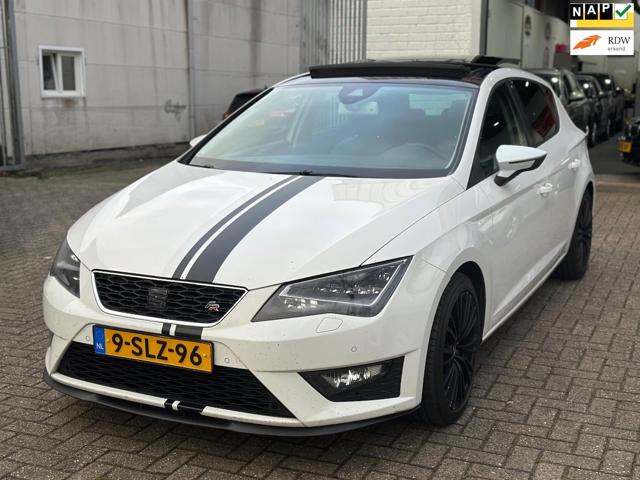 SEAT Leon - 2.0 TDI FR Business Sport BJ: 2013 Pano Line Assist Led Leder Navi Stoelverw. - AutoWereld.nl