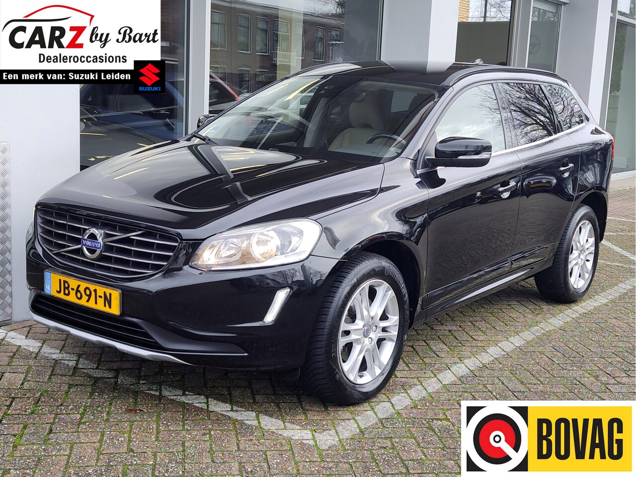 Volvo XC60 - 2.0 T5 FWD MOMENTUM Trekhaak | Beige leder | Elek. achterklep - AutoWereld.nl
