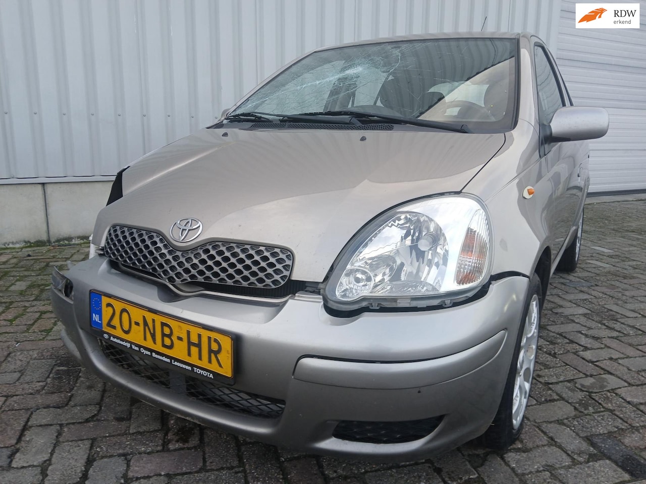 Toyota Yaris - 1.3 VVT-i Sol - Rechter Frontschade - Niet Rijdbaar - AutoWereld.nl