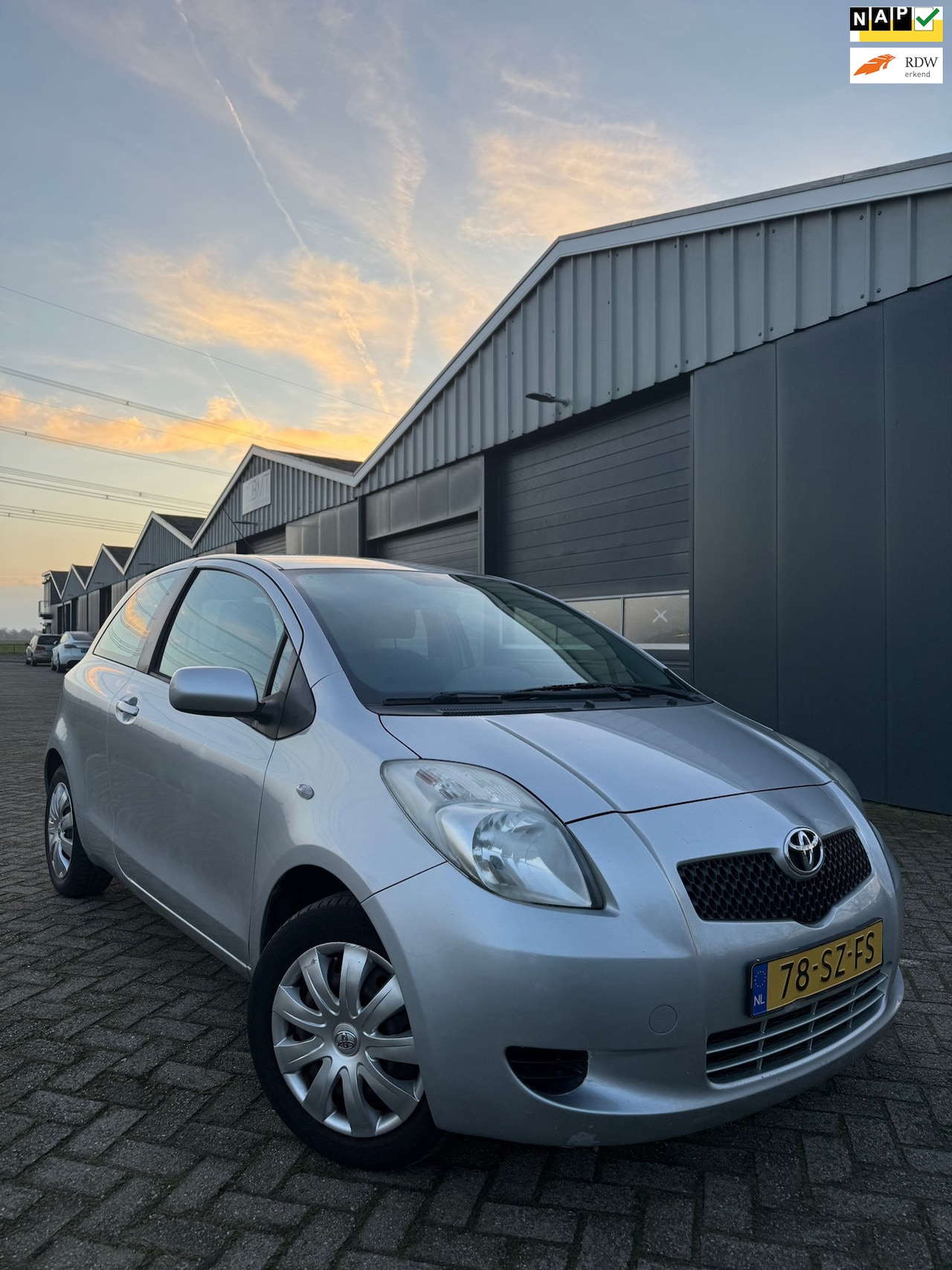 Toyota Yaris - 1.3 VVT-i Sol 1.3 VVTi Sol - AutoWereld.nl