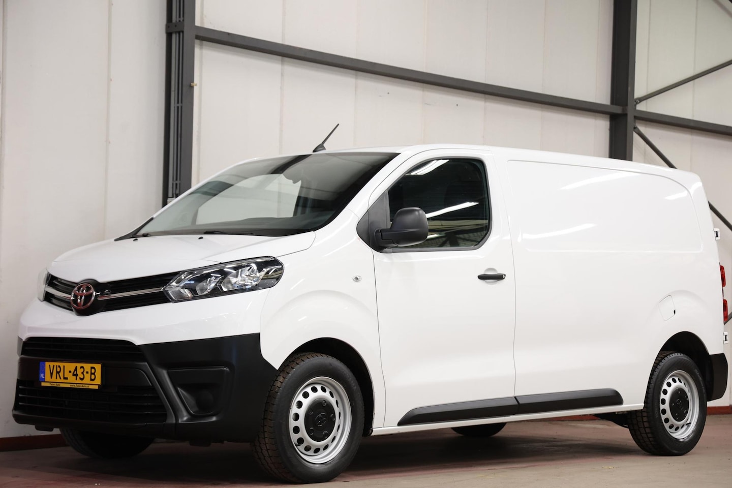 Toyota ProAce Worker - 2.0 D-4D L2H1 2500KG TREKVERMOGEN - AutoWereld.nl