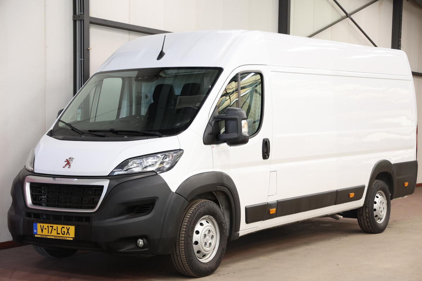 Peugeot Boxer - 435 2.2 BlueHDi 140PK L4H2 - AutoWereld.nl