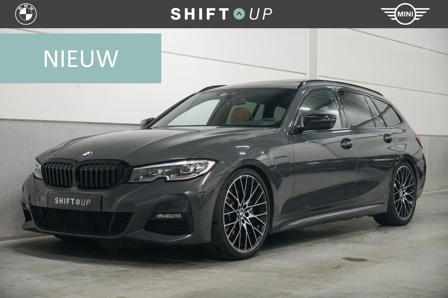BMW 3-serie Touring - 330e M-Sport | Panoramadak | Harman Kardon | Head Up | 20" | Elektr. Trekhaak - AutoWereld.nl