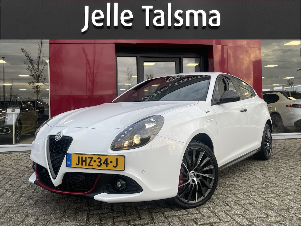 Alfa Romeo Giulietta - 1.4 Turbo Sport | 18" Velgen | Carbon kit - AutoWereld.nl
