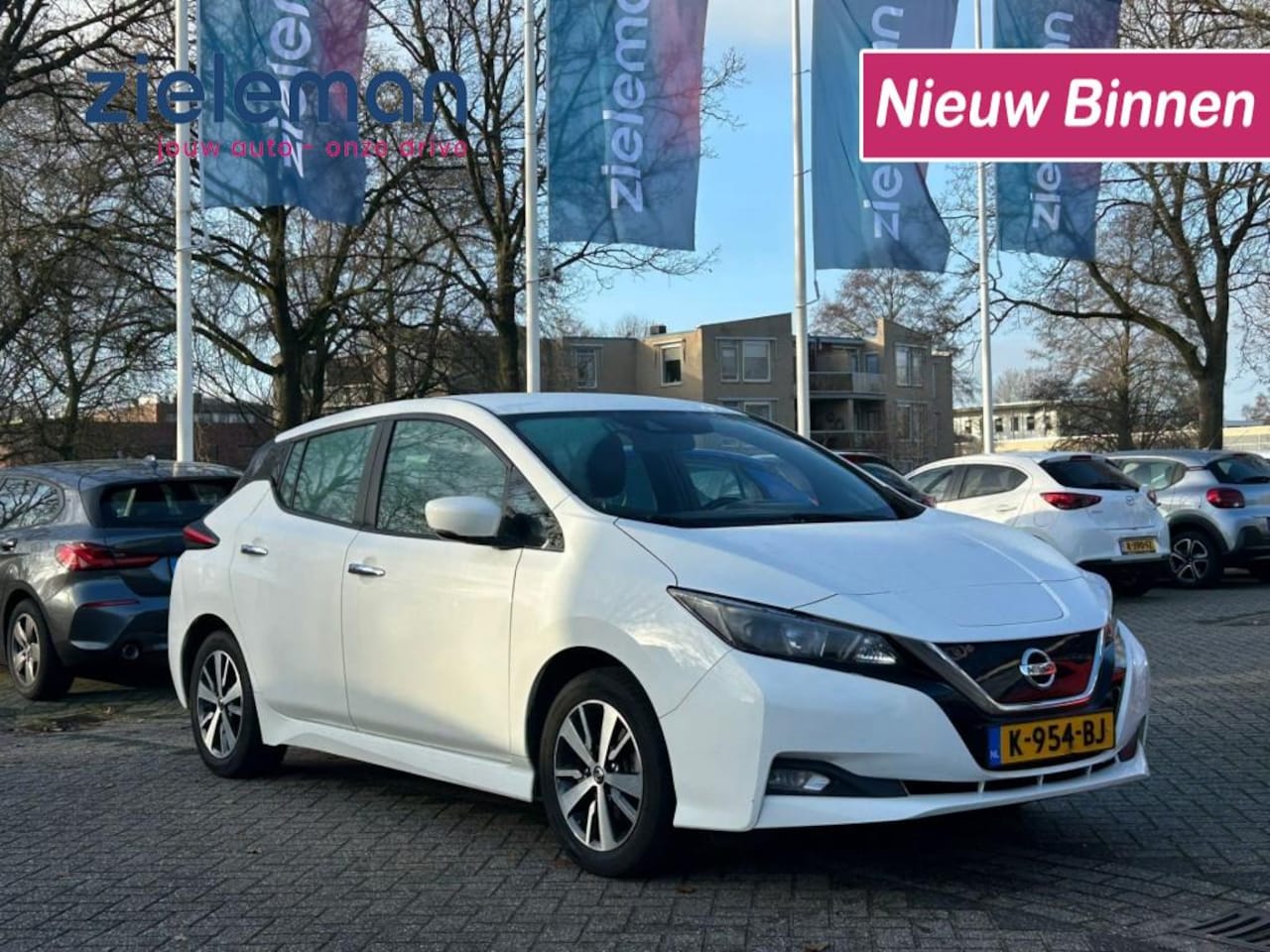 Nissan LEAF - Acenta 40 kWh - Carplay, Camera, Navi, Cruise, Stoelverw. - AutoWereld.nl