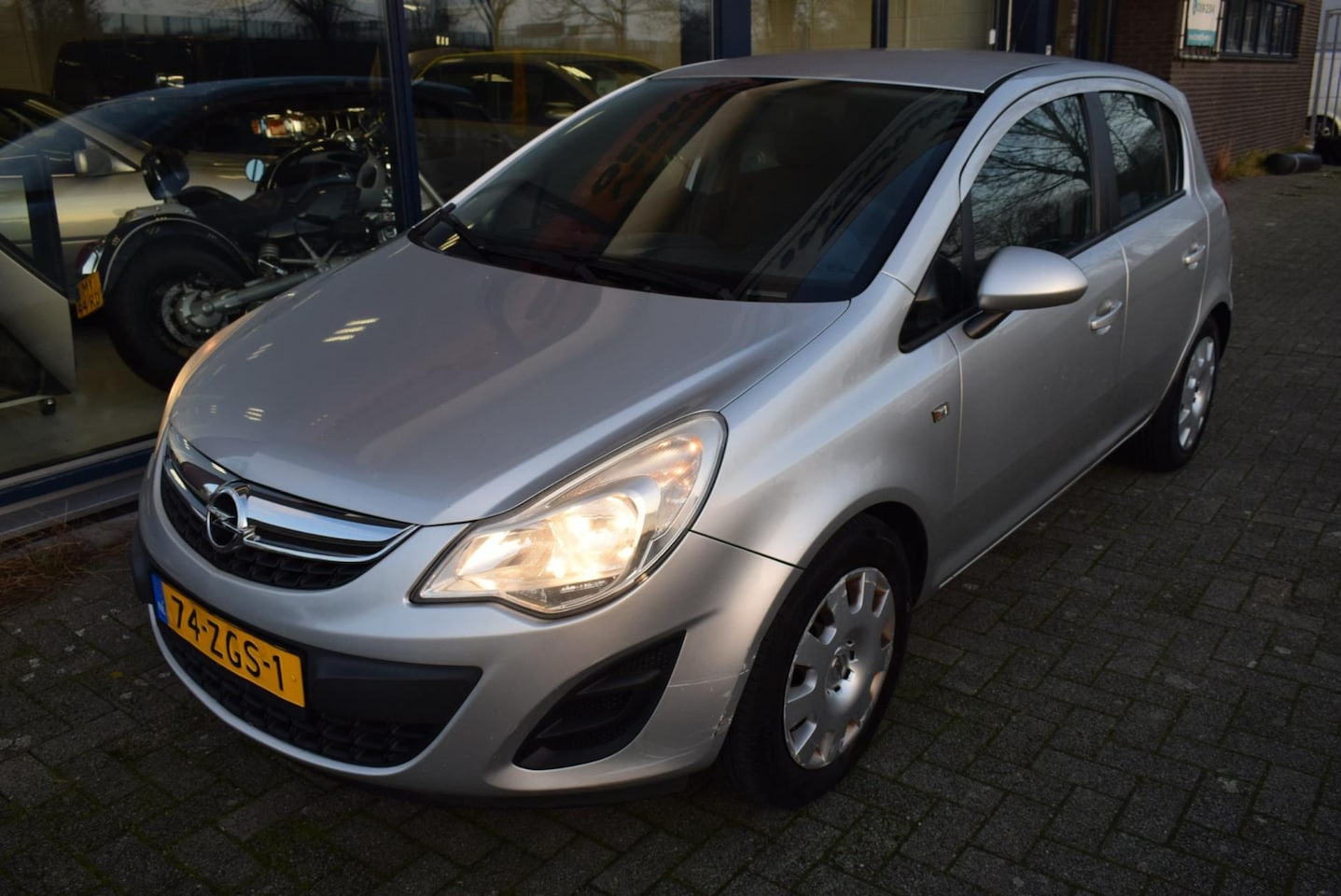 Opel Corsa - 1.2-16V Selection 1.2-16V Selection, 5 deurs, airco, cruise - AutoWereld.nl