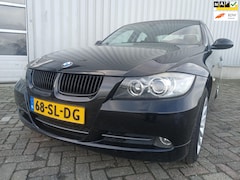 BMW 3-serie - 330i High Executive - Motor Rookt - Schade