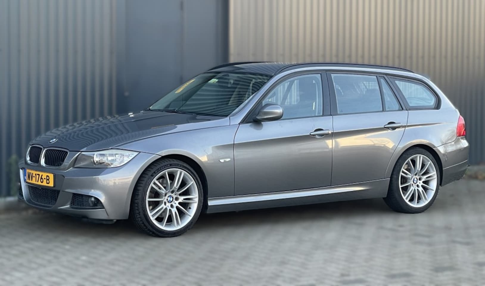 BMW 3-serie Touring - 320i Touring (E91) Origineel Business M-Line 125KW - AutoWereld.nl