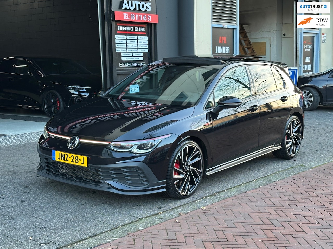 Volkswagen Golf - 2.0 TSI GTI Clubsport 300Pk IQ Light Pano - AutoWereld.nl
