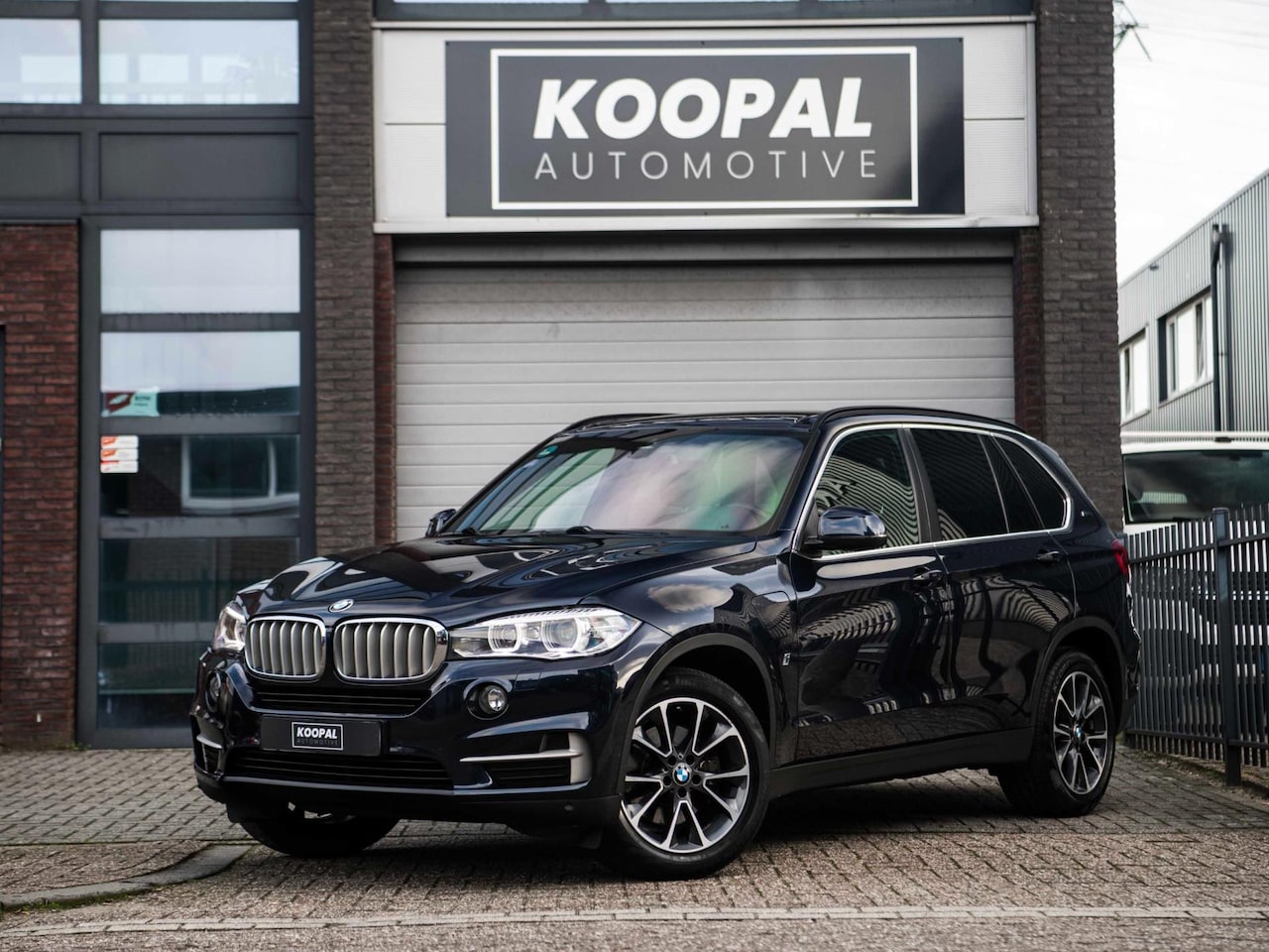 BMW X5 - XDrive40e iPerformance High Executive | Leer | 19'' | Nieuwe Ketting - AutoWereld.nl
