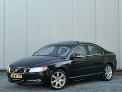 Volvo S80 - 4.4 AWD Summum Schuifdak / Leer / Navi / Trekhaak