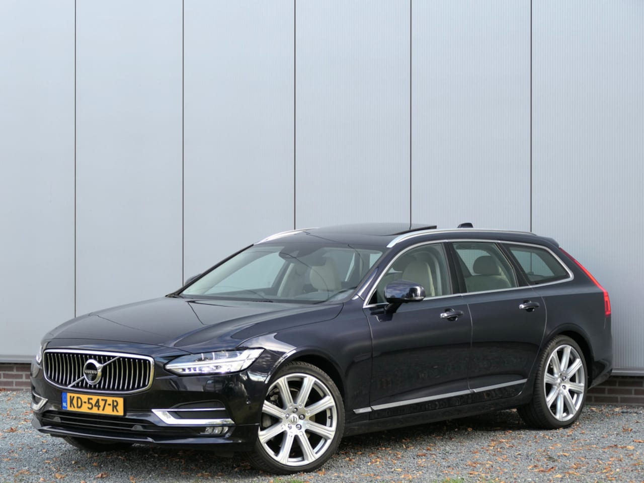 Volvo V90 - 2.0 T6 AUT AWD Inscription Panoramadak / Bowers&Wilkins / Trekha - AutoWereld.nl