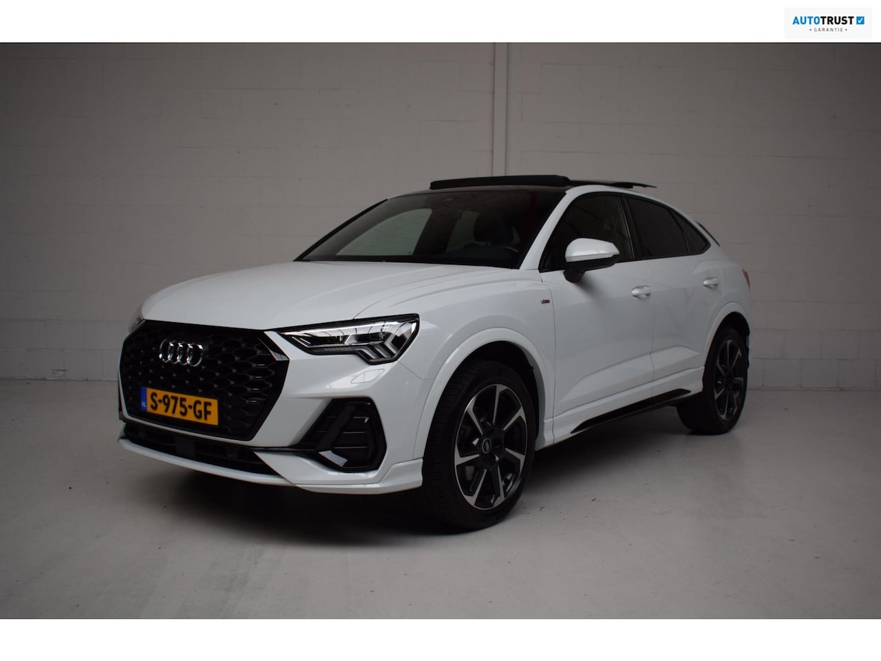 Audi Q3 Sportback - 35 TFSI S-Line VIRTUAL / PANORAMADAK / LEER / CAMERA / 19INCH / CARPLAY / SFEERVERLICHTING - AutoWereld.nl