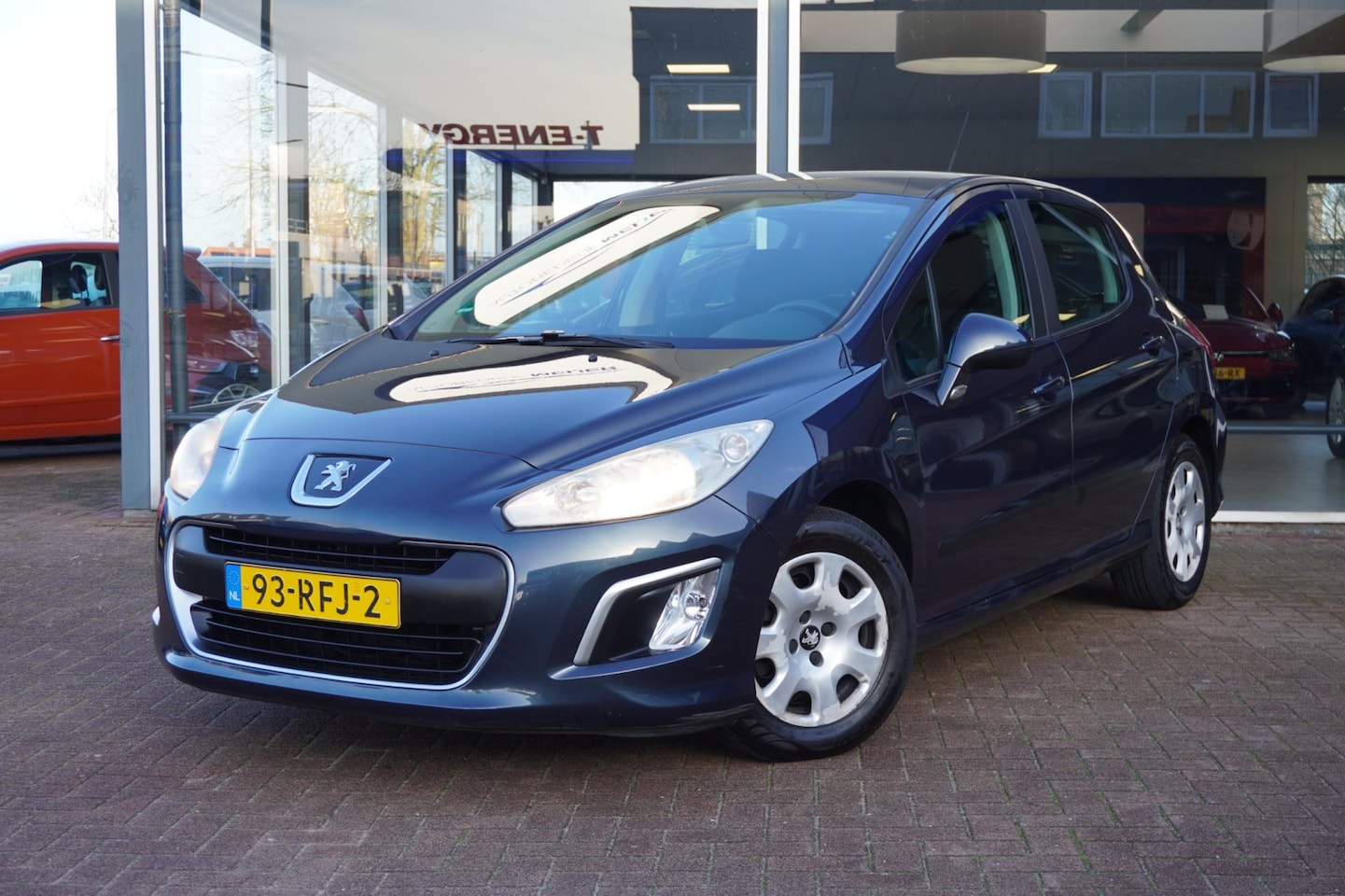 Peugeot 308 - 1.6 VTi Access 5deurs | Airco | Elek. Pakket | 2011 | Trekhaak | Inruil mogelijk - AutoWereld.nl