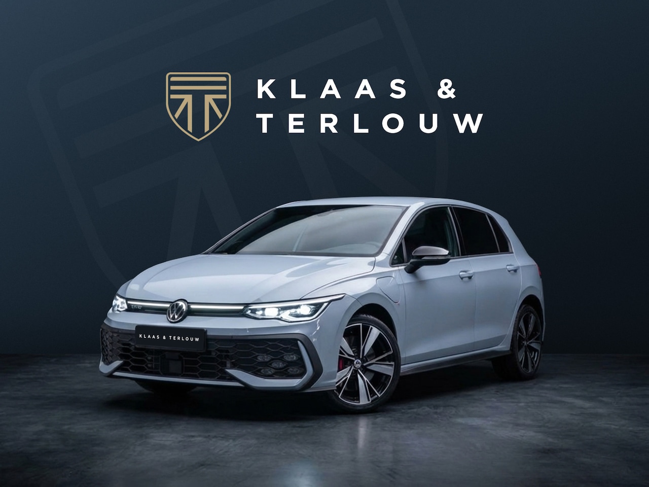 Volkswagen Golf - 8.5 1.5 eHybrid GTE / IQ Light / 3 zone airco / Apple Carplay / Ice Blue Metallic / ACC Cr - AutoWereld.nl