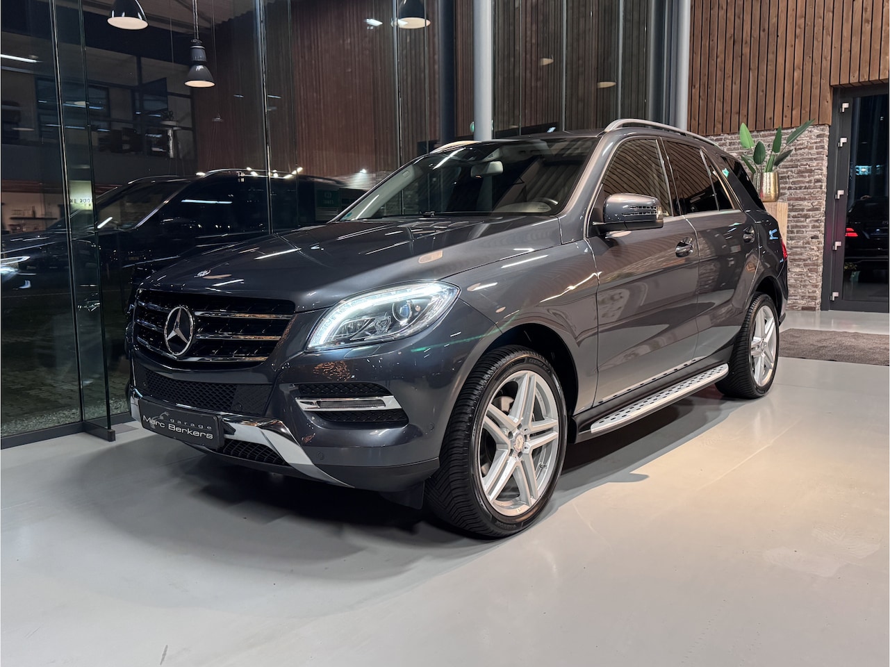 Mercedes-Benz M-klasse - 350 BlueTEC 20", memory seats, leder, trekhaak - AutoWereld.nl