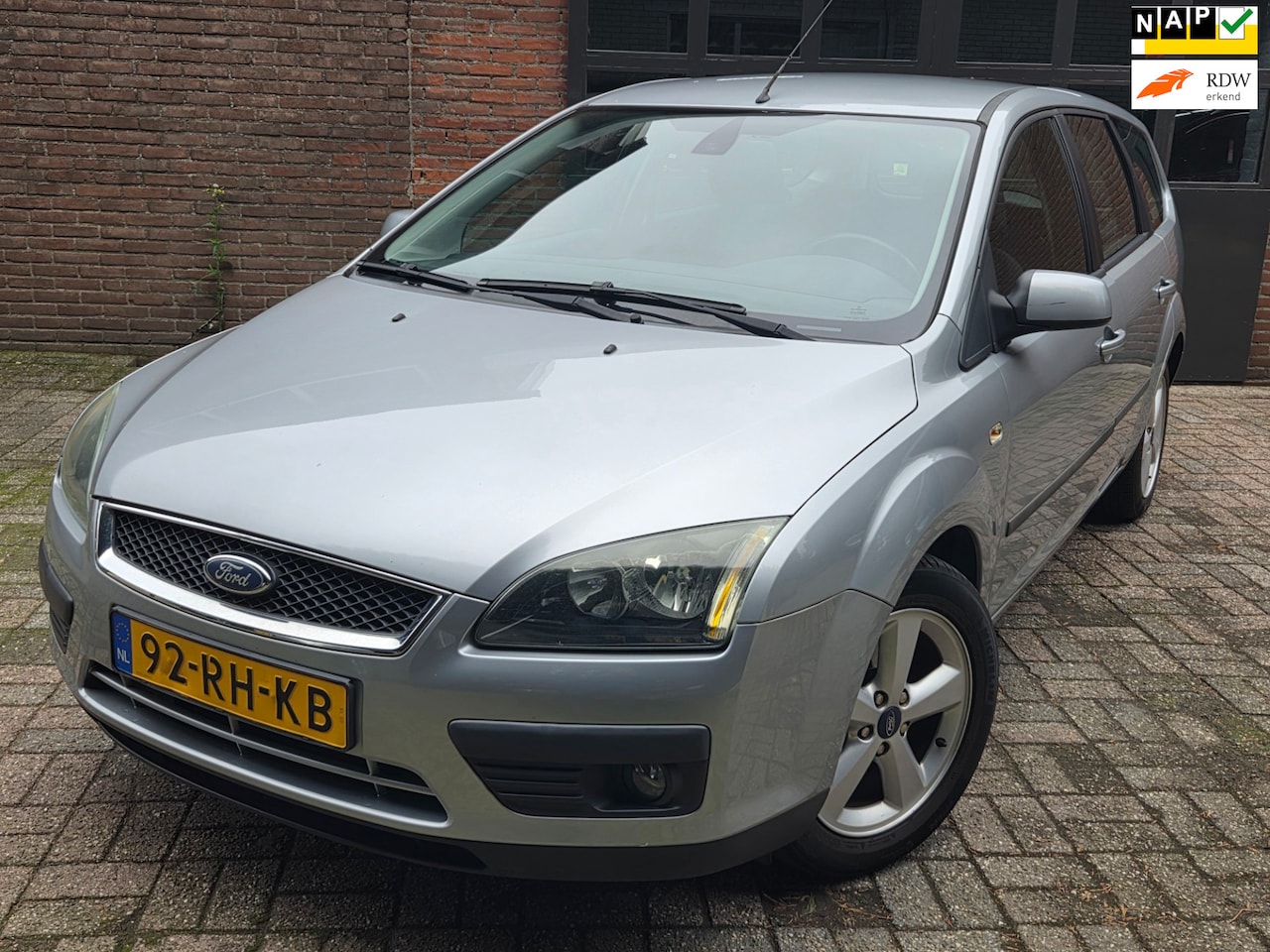 Ford Focus Wagon - 1.6-16V First Edition 1.6-16V First Edition/ - AutoWereld.nl