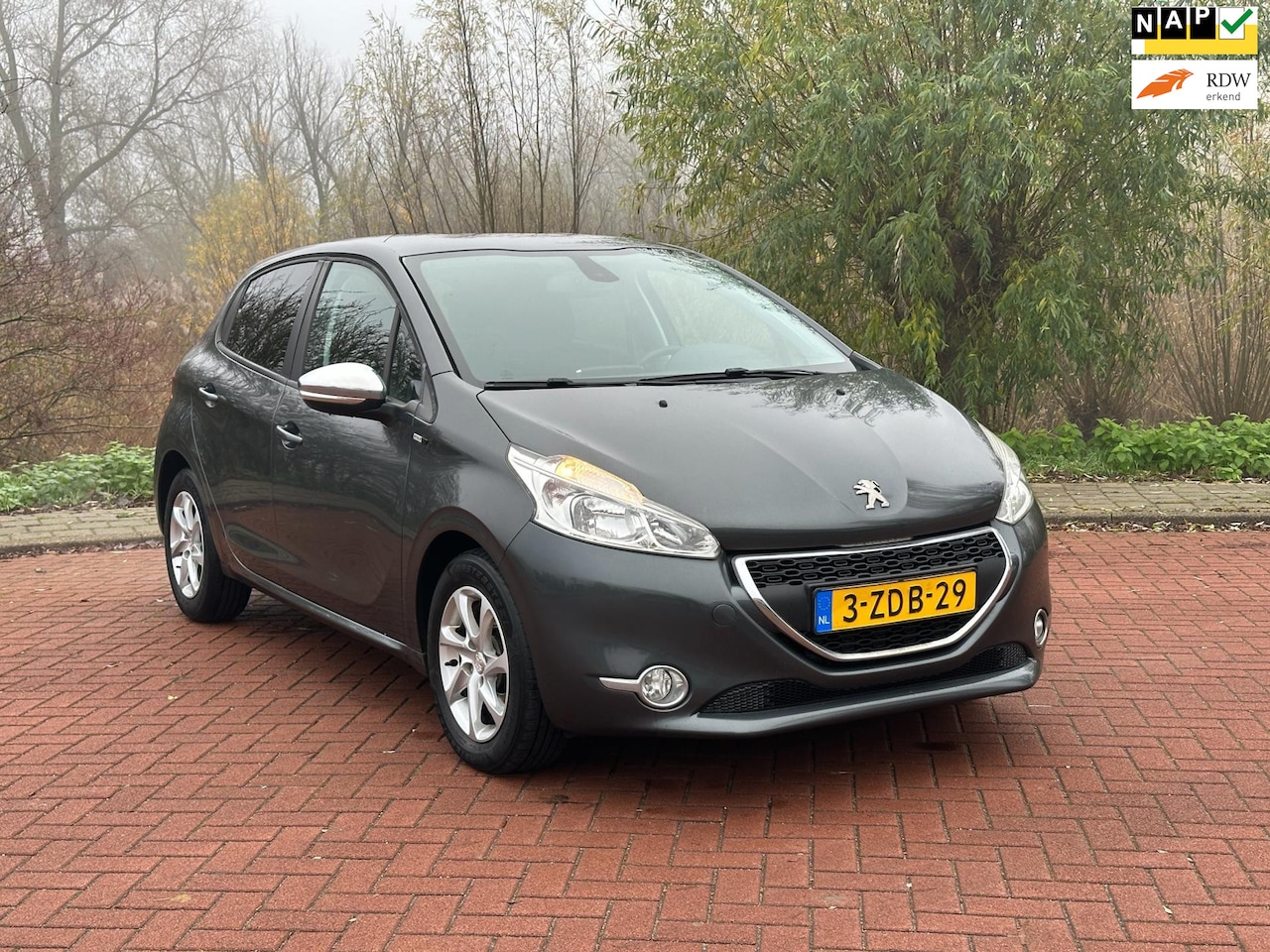 Peugeot 208 - 1.2 PureTech Style Pack Nap/Airco/Navi - AutoWereld.nl