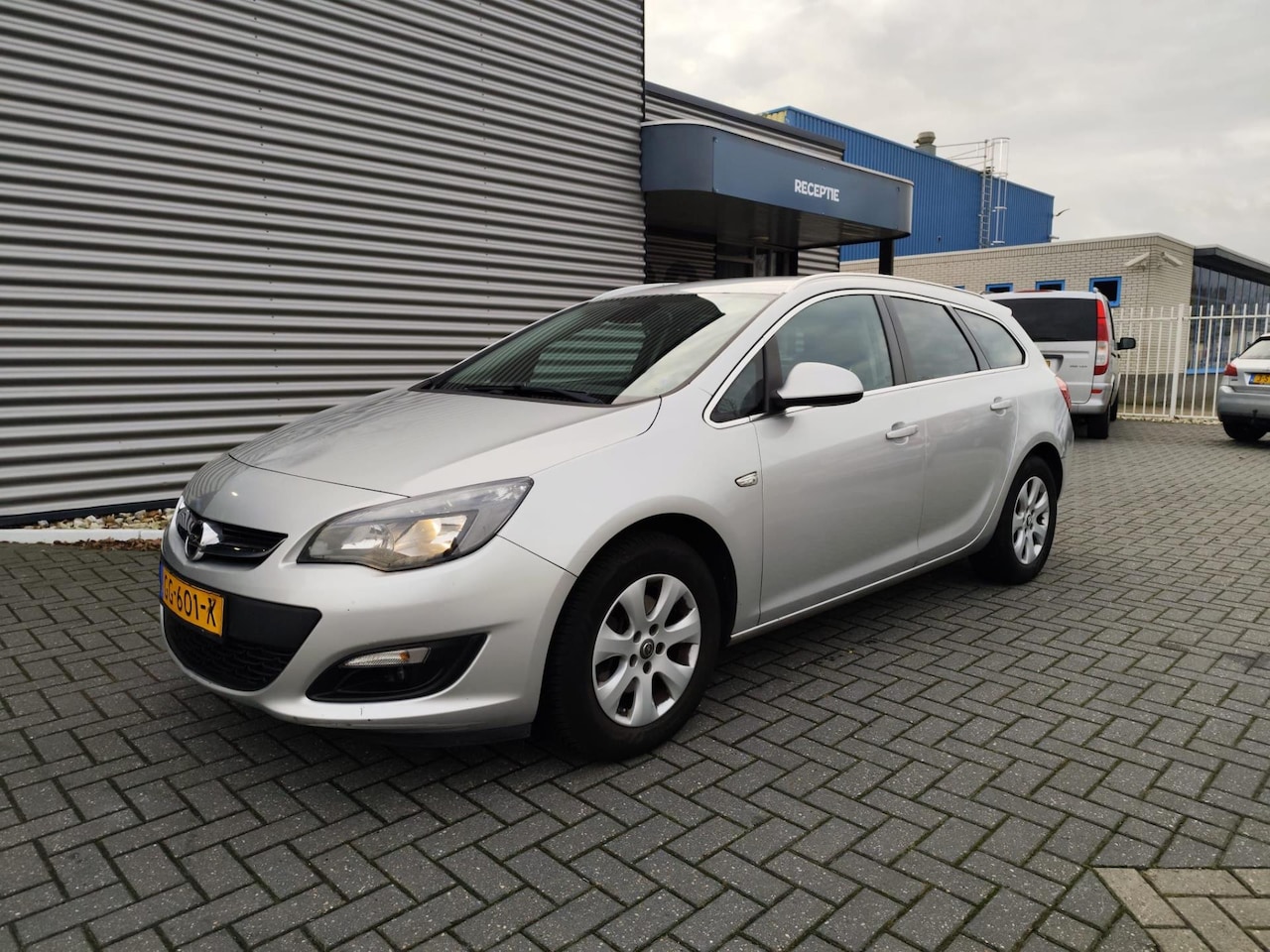 Opel Astra Sports Tourer - 1.6 CDTi Blitz 1.6 CDTi Blitz - AutoWereld.nl