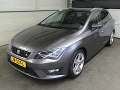 SEAT Leon ST - 1.4 EcoTSI FR Connect - Half Leer - Groot scherm - Trekhaak