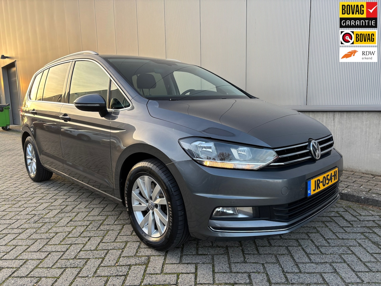 Volkswagen Touran - 1.2 TSI Highline / Navigatie - AutoWereld.nl