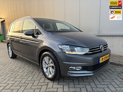 Volkswagen Touran - 1.2 TSI Highline / Navigatie
