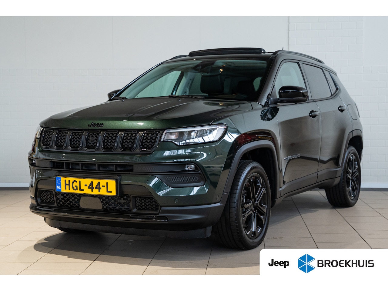 Jeep Compass - 4xe 240 Plug-in Hybrid Electric North Star | Panoramadak | Premium Sound | Camera | Naviga - AutoWereld.nl