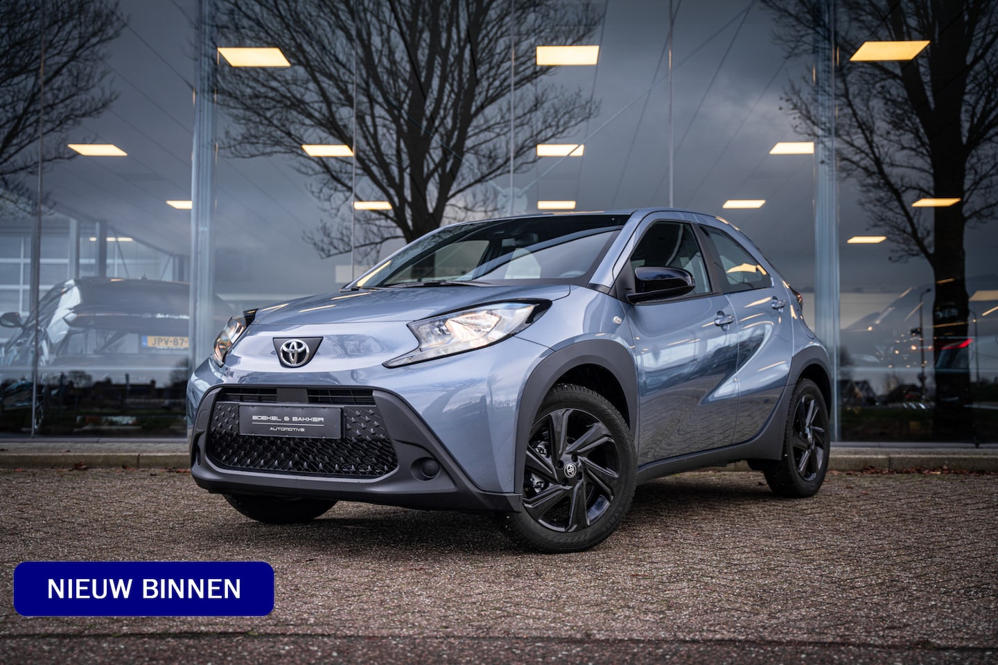 Toyota Aygo X - 1.0 VVT-i S-CVT Play ** Two-tone ** Navigatie ** Camera - AutoWereld.nl