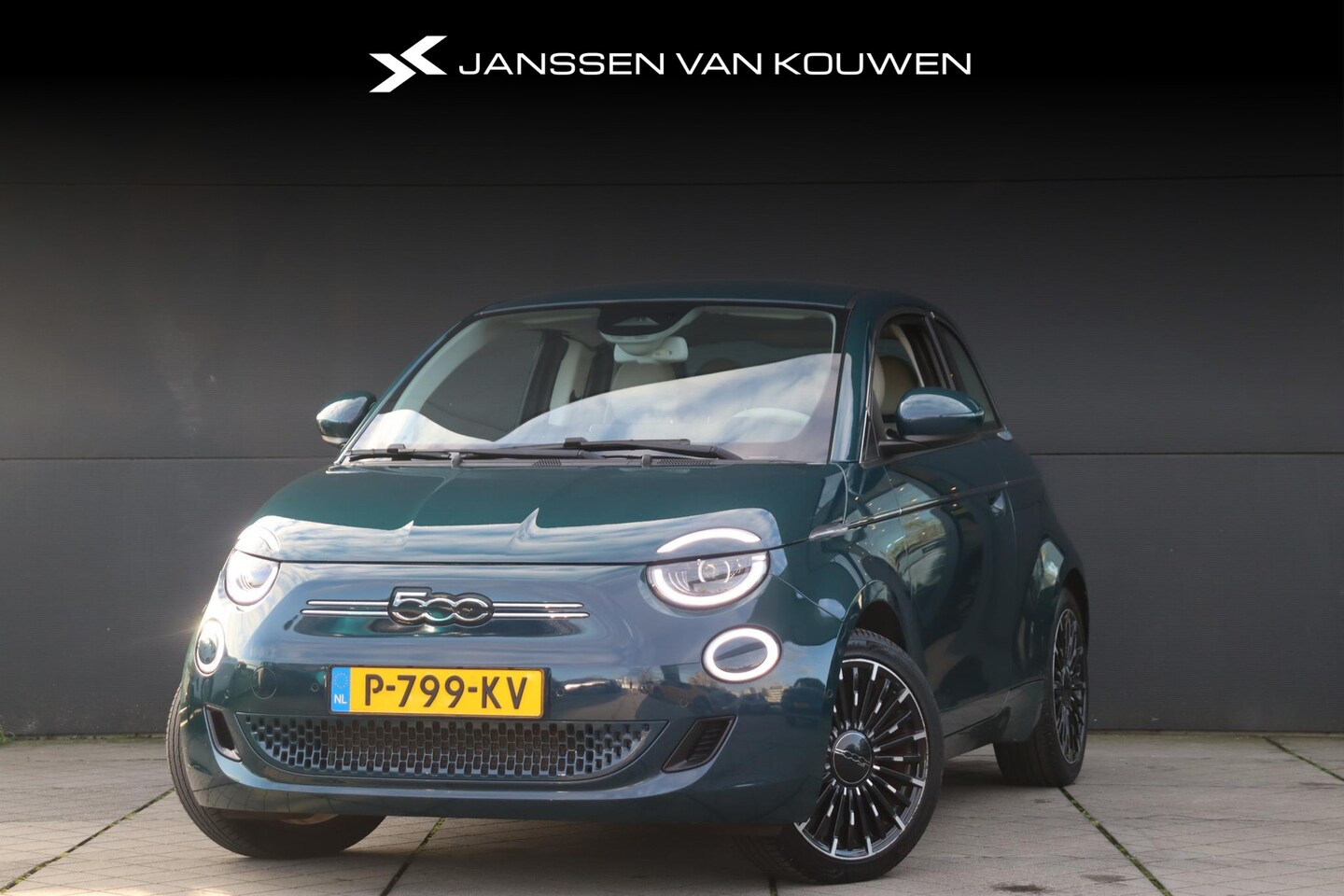 Fiat 500 - 3+1 La Prima 42 kWh / Navigatie / Adaptieve cruise / Camera / Dealeronderhouden - AutoWereld.nl