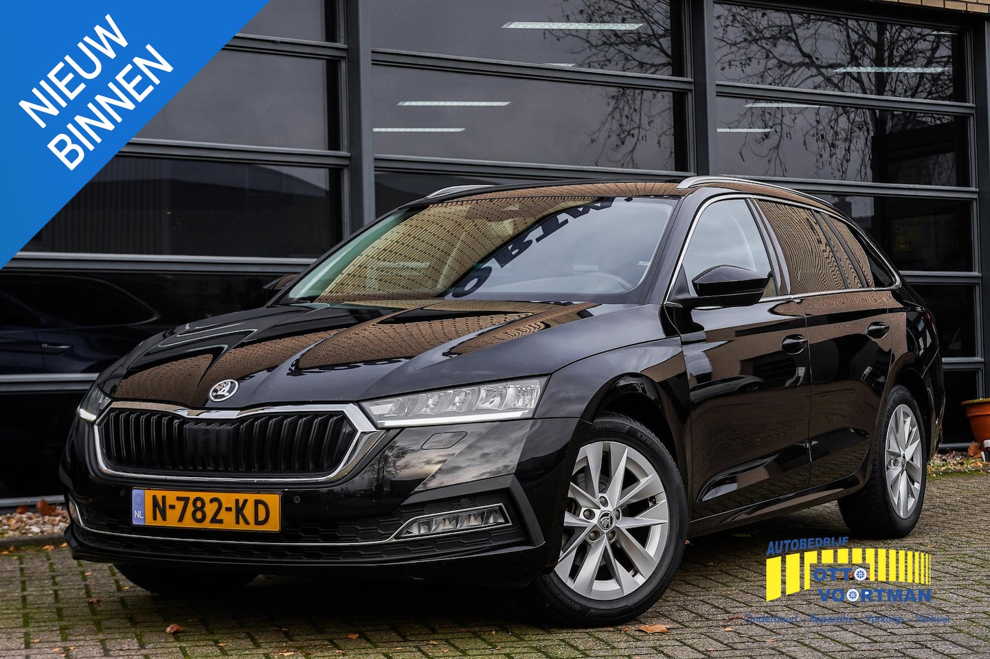 Skoda Octavia Combi - 1.0 TSI Buss. Ed. Plus| Trekhaak|Netjes bereden&Onderhouden - AutoWereld.nl