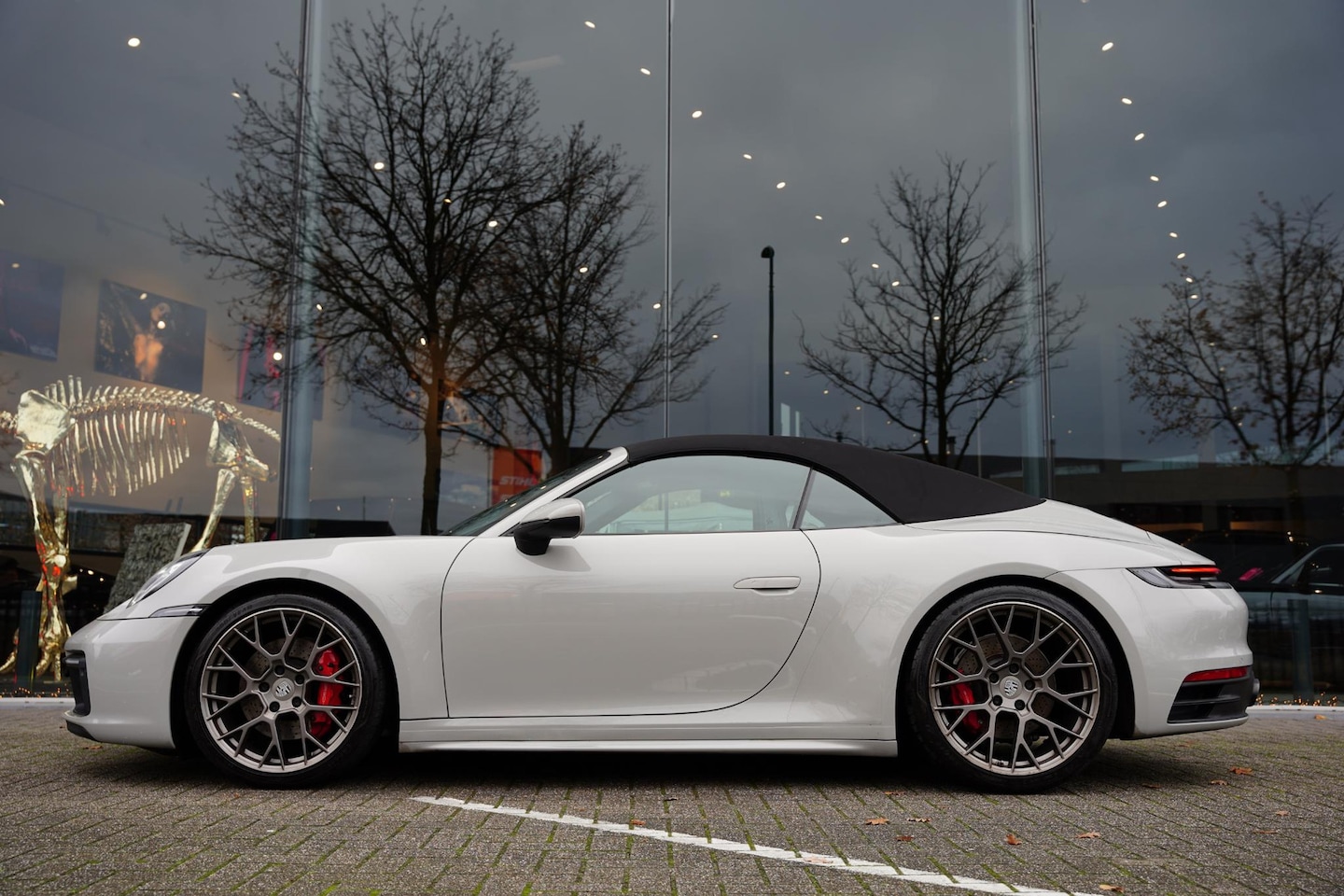 Porsche 911 Cabrio - 992 3.0 Carrera 4 S GERESERVEERD - AutoWereld.nl