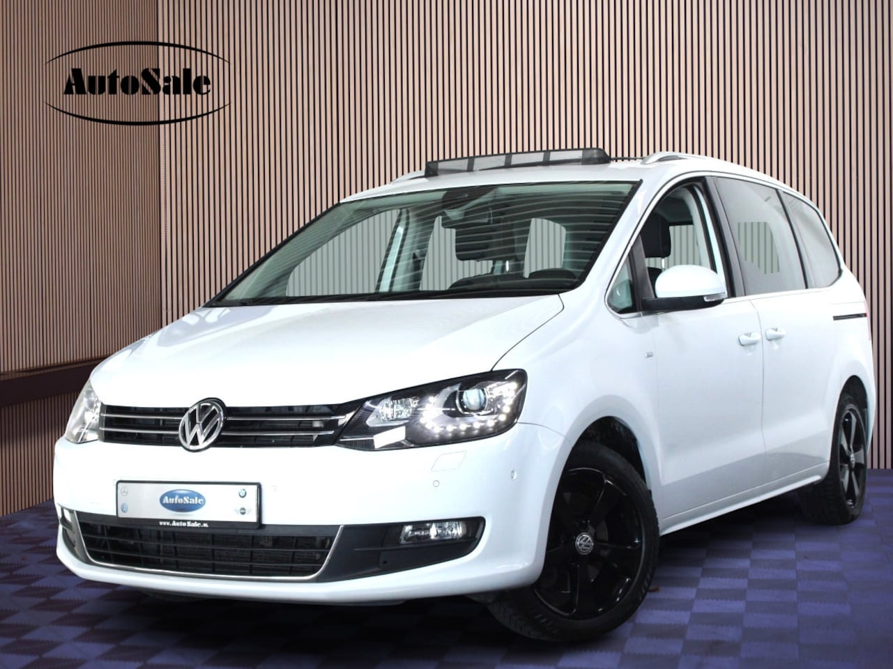 Volkswagen Sharan - 1.4 TSI DSG Highline 7p. PANO XENON NAV BT PDC CRUISE '14 - AutoWereld.nl