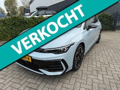 Volkswagen Golf - 1.5 eTSI R-Line Edition panoramadak trekhaak h&k head up display matrix led camera financi