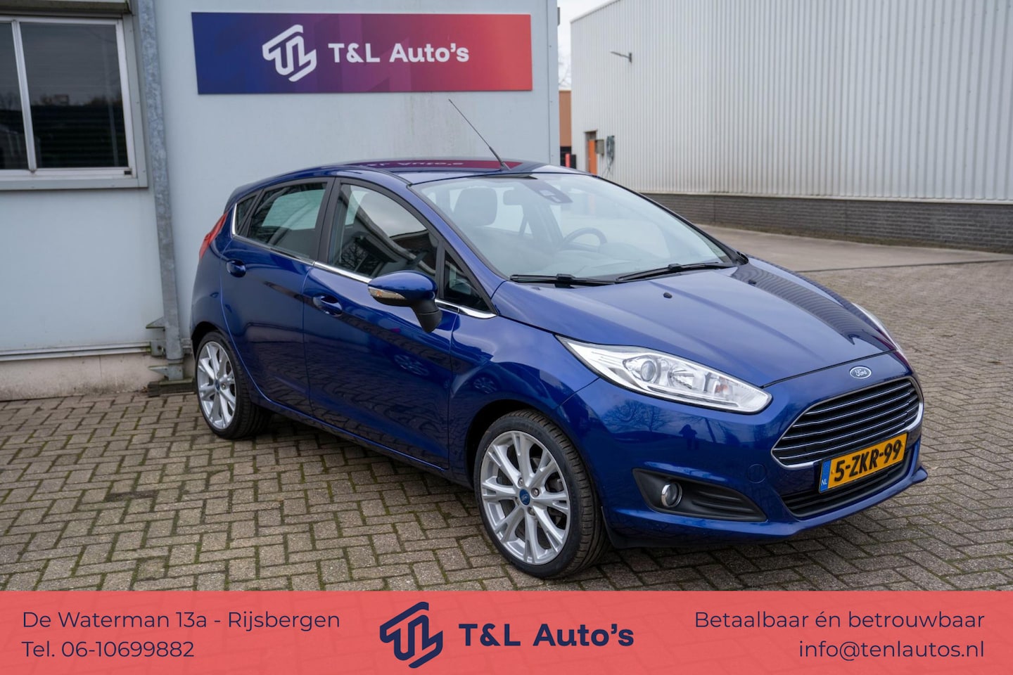 Ford Fiesta - 1.0 EcoBoost Titanium | incl. navigatie, camera, afneembare trekhaak en set winterbanden - AutoWereld.nl