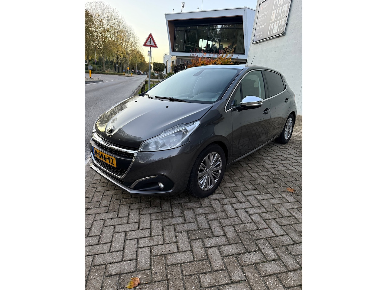 Peugeot 208 - 1.2 PureTech Allure 1.2 PureTech Allure - AutoWereld.nl