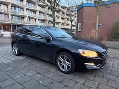 Volvo V60 - 2.0 D4 Summum EURO 6 Leder Cruise Black Edition