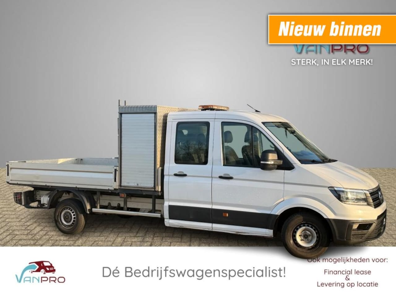 Volkswagen Crafter - 2.0 TDI 102PK PICK-UP Dubbel Cabine L4 Open laadbak / Opbergkist / Cruise / Trekhaak - AutoWereld.nl