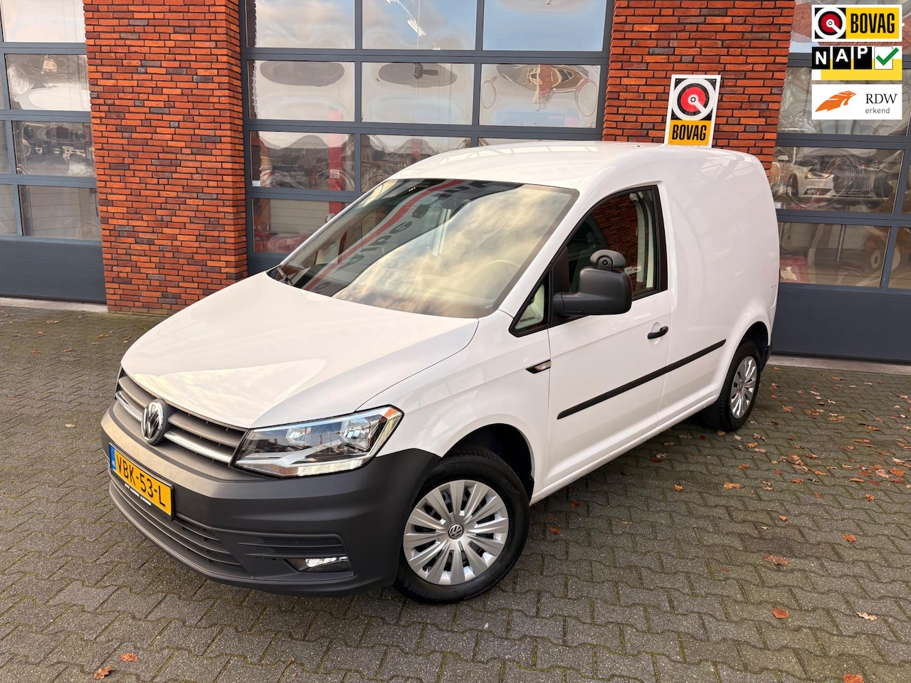 Volkswagen Caddy - 2.0 TDI L1H1 BMT Comfortline|Voorruit verwarming|Cruise control|Parkeersensor - AutoWereld.nl