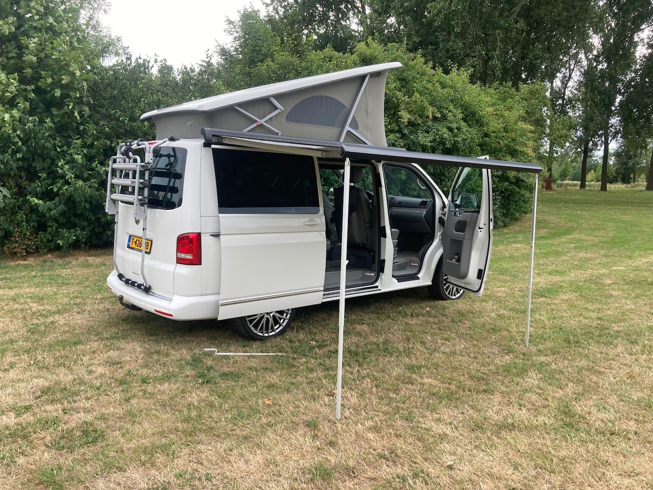 Volkswagen Transporter California - T 5. 2.0 TDI AUTOMAAT 180 PK Voll optie - AutoWereld.nl