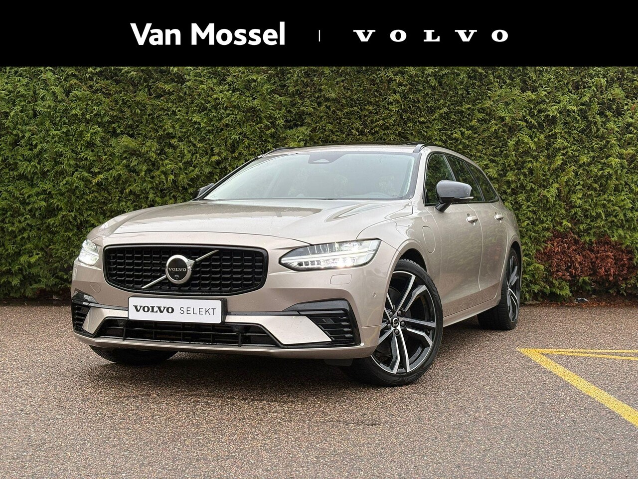Volvo V90 - T8 Plug-in hybrid AWD Ultra Dark | Bowers & Wilkins | Panoramadak | Stoelventilatie & Mass - AutoWereld.nl