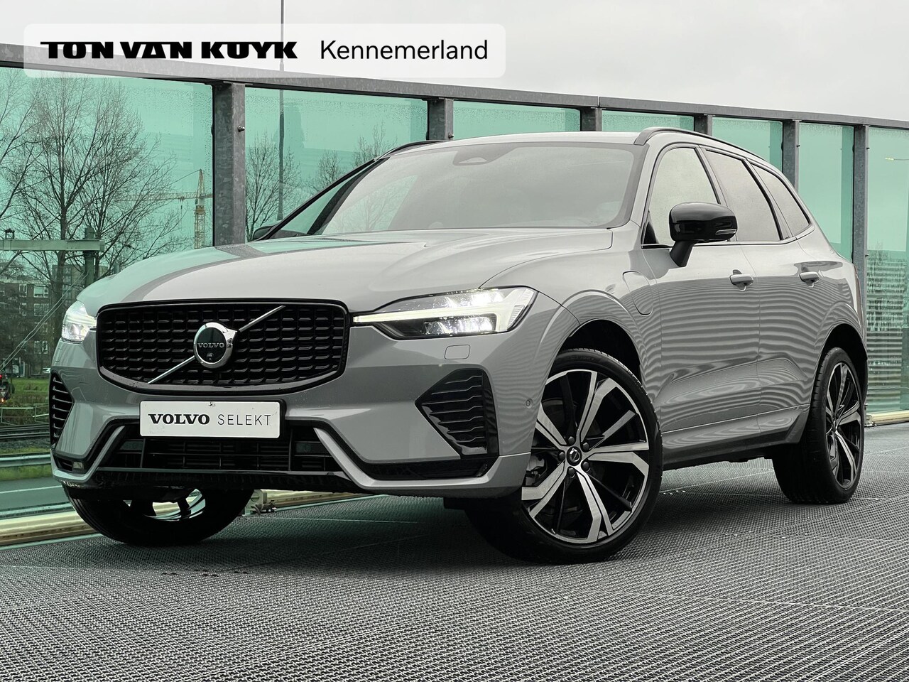 Volvo XC60 - 2.0 T8 Plug-in hybrid AWD Ultra Dark PHEV, Automaat, 21 inch, Panoramadak, Bowers&Wilkins - AutoWereld.nl