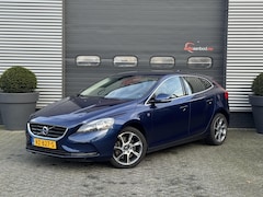 Volvo V40 Cross Country - 2.0 D3 Momentum | Navigatie | Lederen Bekleding | Stoelverwarming | Trekhaak |