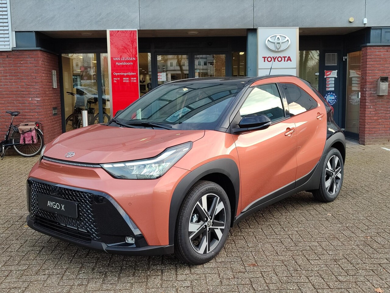 Toyota Aygo X - Hybrid 115 PULSE NIEUW MODEL! PARK-SENSOREN KEYLESS CLIMA CAMERA AD-CRUISE 17'' LM-VELGEN - AutoWereld.nl