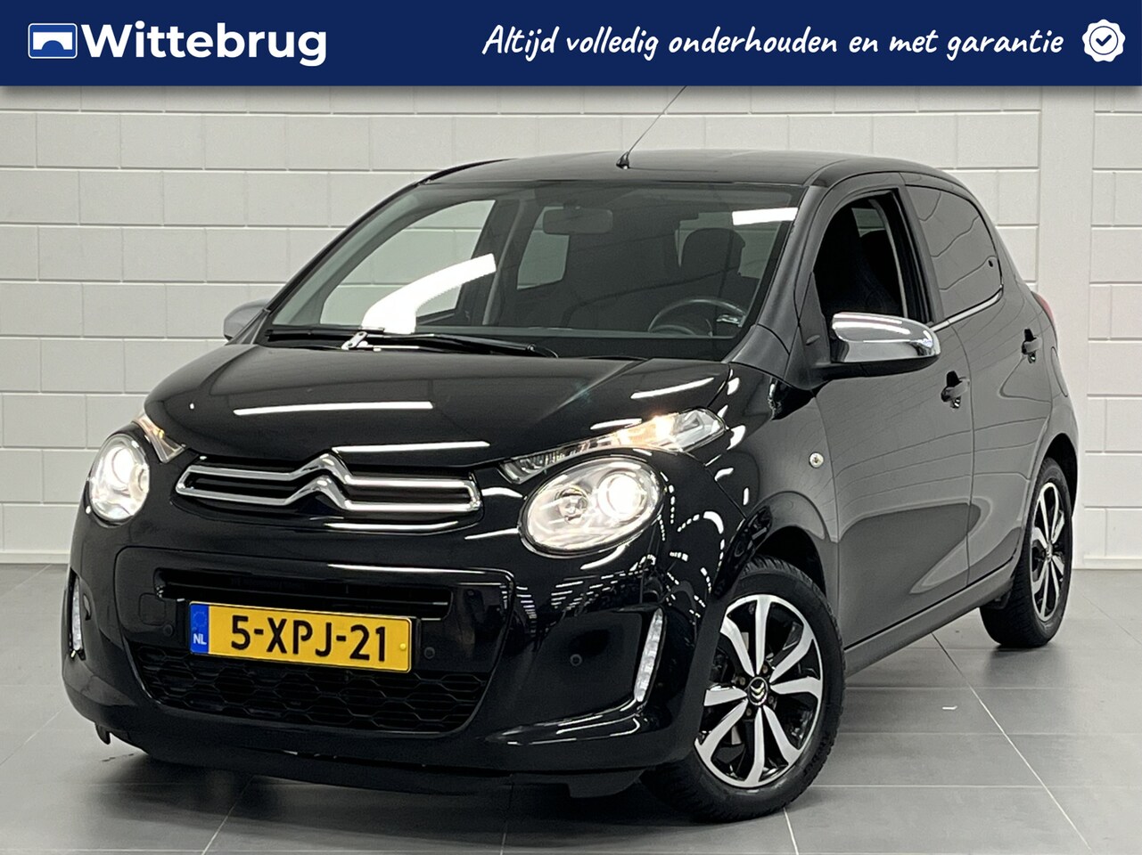 Citroën C1 - 1.0 VTi Shine AUTOMAAT!! | LEDER MET STOELVERWARMING | PARKEERSENSOREN + CAMERA | LM VELGE - AutoWereld.nl