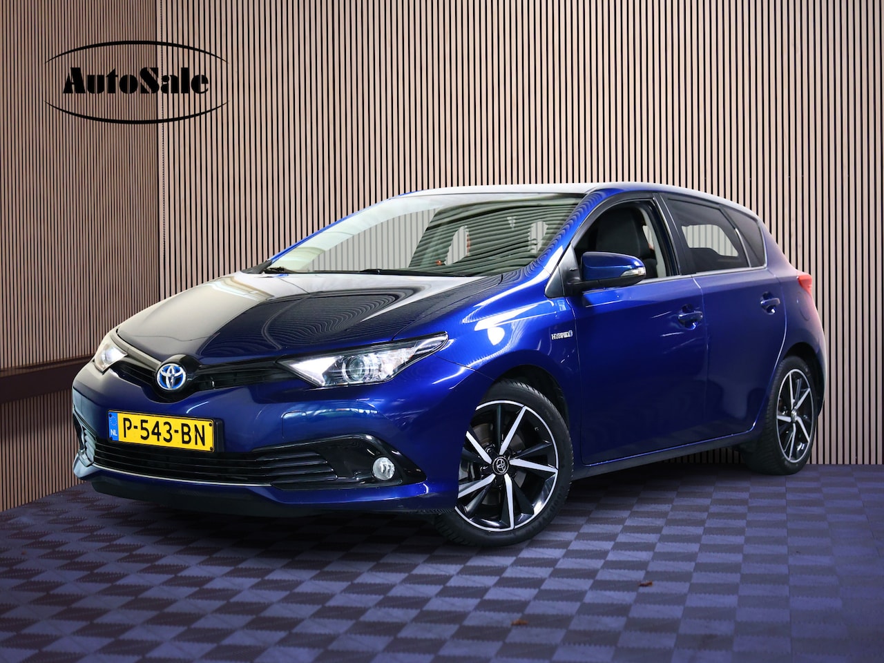 Toyota Auris - 1.8 Hybrid Aspiration AVM CAMERA BT ALCANTARA CRUISE ECC '18 - AutoWereld.nl