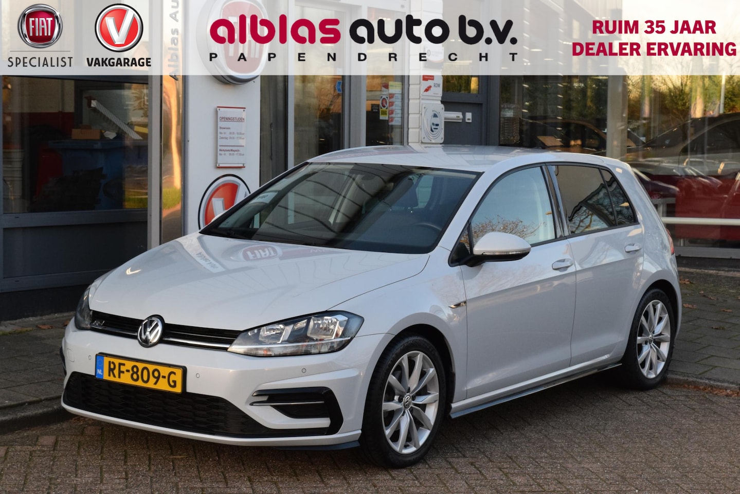 Volkswagen Golf - 1.0 TSI Comf. Bus.|R-Line|Carplay|ACC|Massage - AutoWereld.nl