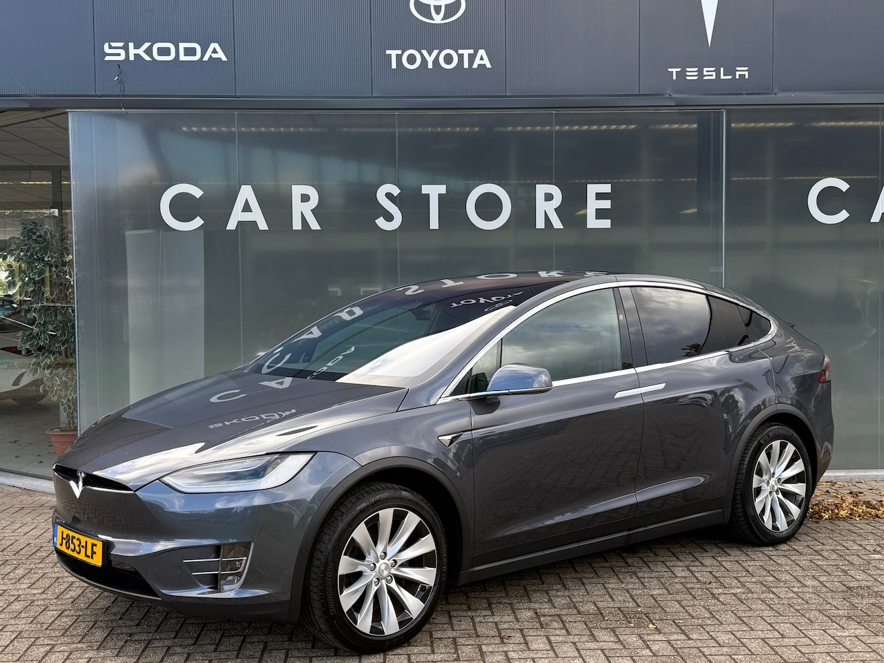 Tesla Model X - Long Range AWD PREM AUDIO 89% SOH Trekhaak Winterpack - AutoWereld.nl