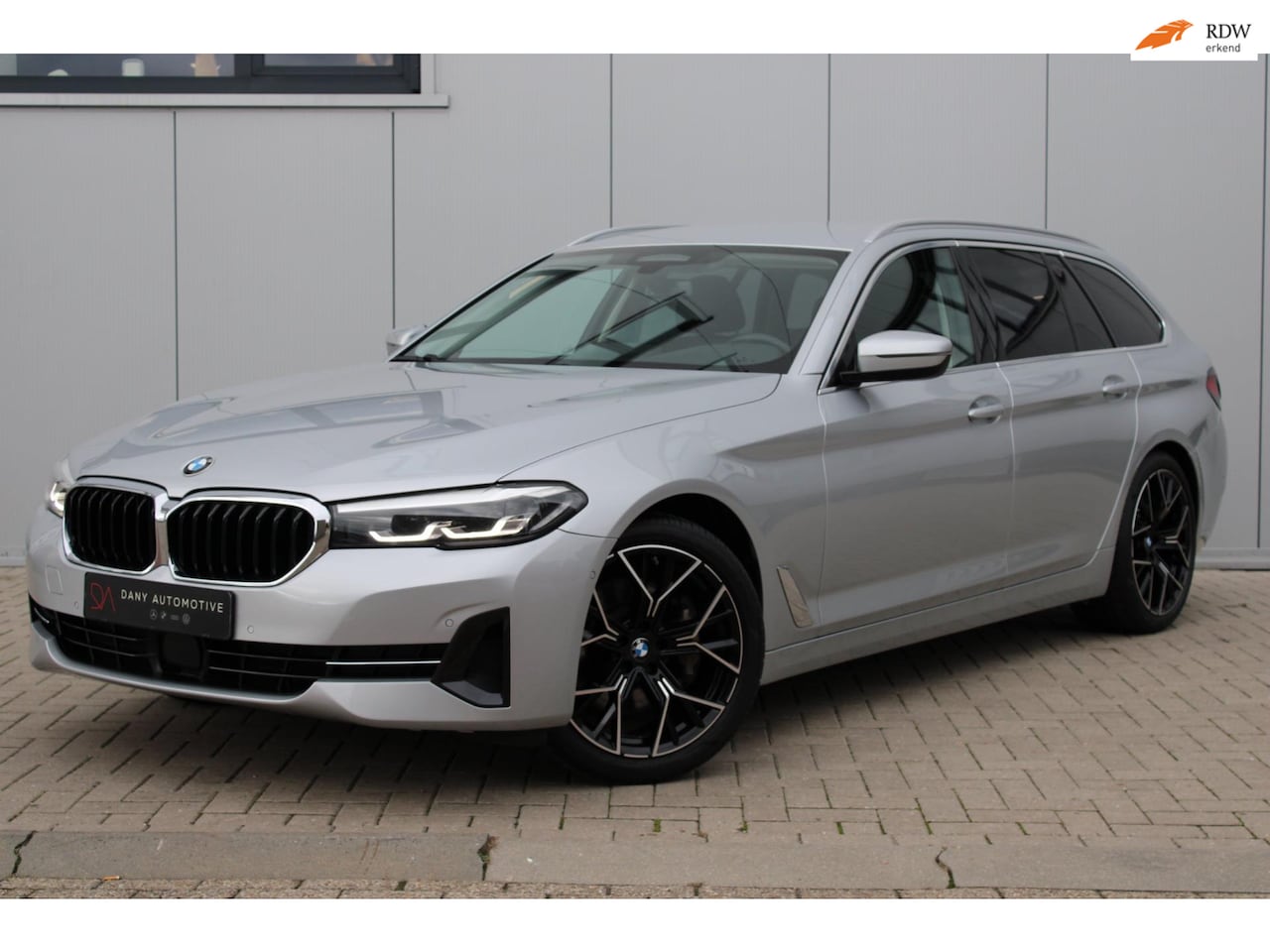 BMW 5-serie Touring - 530i Executive ACC I VIRTUAL I CARPLAY I ELEK. TREKHAAK I NIEUW 19INCH BREEDSET I LED I LE - AutoWereld.nl